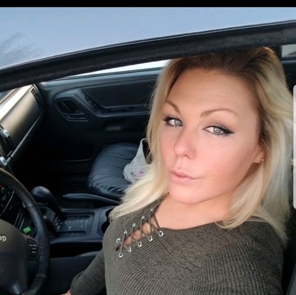 Meet your Posher, Tara - Picture 1 of 1